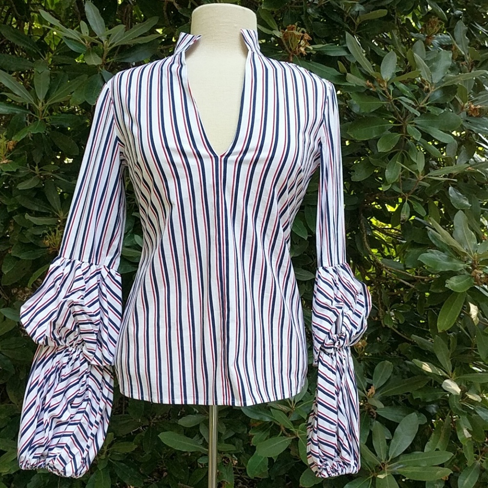 NWT Greysn Top